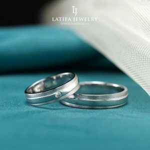 Cincin Emas Bandung, Cincin Kawin Bandung, Cincin Tunangan Bandung, Cincin Nikah Bandung, Pin Emas, Cincin Couple Bandung, Cincin Palladium Bandung, Cincin Perak Bandung, Cincin couple emas